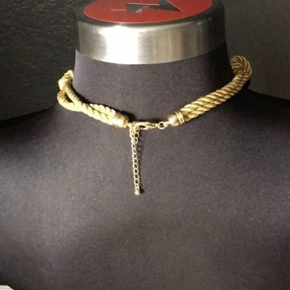 Necklace   - Picture 2 of 3